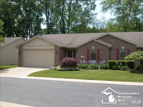 110 Woodshire Ct, Monroe, MI 48162
