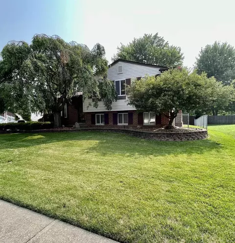 41516 Schoenherr, Sterling Heights, MI 48313