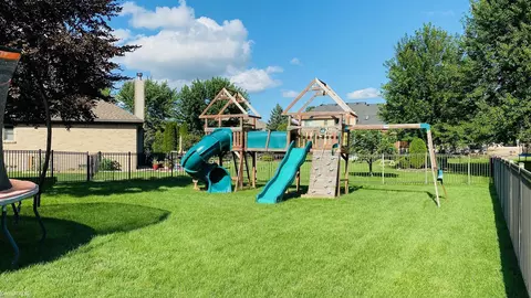 48452 Dunn, Macomb, MI 48044 photo 8