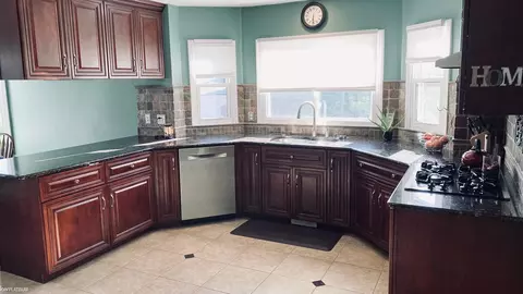 48452 Dunn, Macomb, MI 48044 photo 18