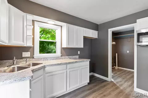 670 Lenawee, Adrian, MI 49221 photo 15