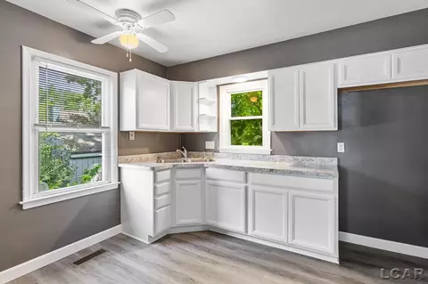 670 Lenawee, Adrian, MI 49221 photo 12