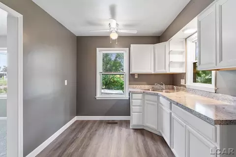 670 Lenawee, Adrian, MI 49221 photo 14