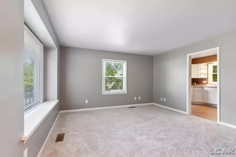 670 Lenawee, Adrian, MI 49221 photo 9