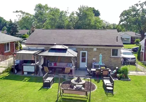 28781 Garfield, Roseville, MI 48066