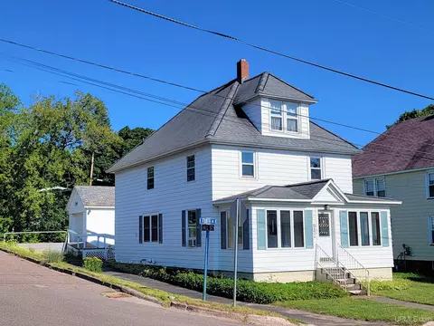 943 4th, Hancock, MI 49930