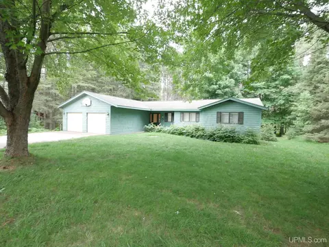 21919 Volin, Houghton, MI 49931