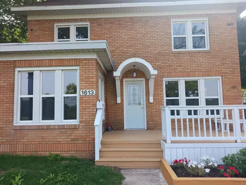 1613 Kearsley Park, Flint, MI 48506