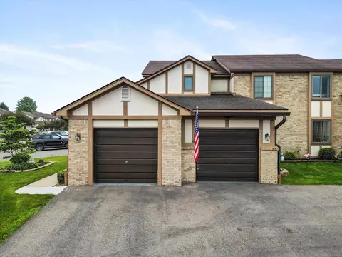 953 Country, Saint Clair Shores, MI 48082