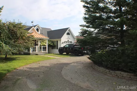 1020 Woodward, Iron Mountain, MI 49801