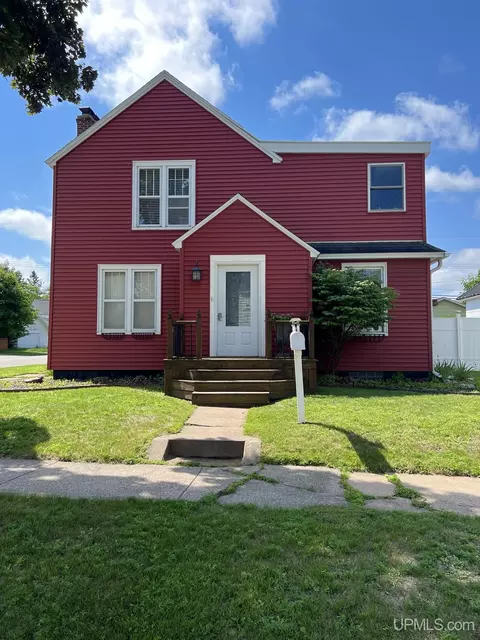 601 W B, Iron Mountain, MI 49801