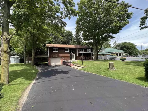 2020 Curtis, Adrian, MI 49221 photo 5