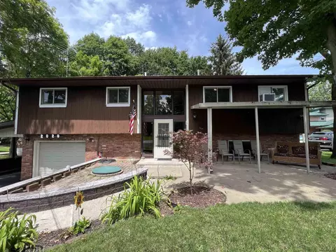2020 Curtis, Adrian, MI 49221