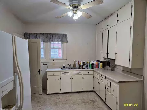 730 N 6th, Saint Clair, MI 48079 photo 9