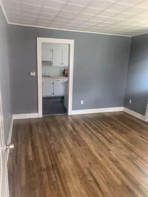 917 Stocker, Flint, MI 48503 photo 3