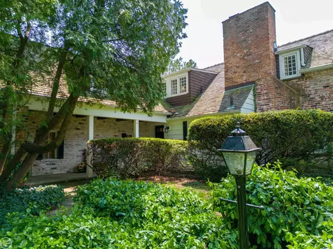 61 Merriweather, Grosse Pointe Farms, MI 48236