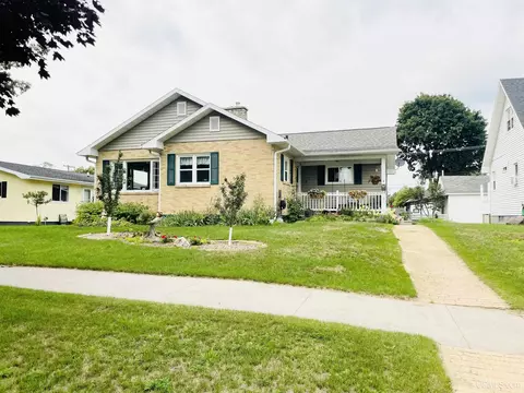 506 Minneapolis, Gladstone, MI 49837