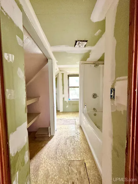 808 E D, Iron Mountain, MI 49801 photo 10