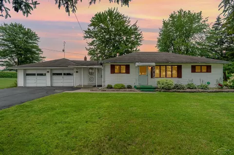 4640 E Laporte, Freeland, MI 48623