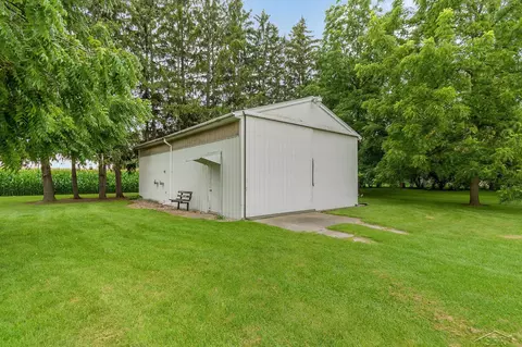 4640 E Laporte, Freeland, MI 48623 photo 25