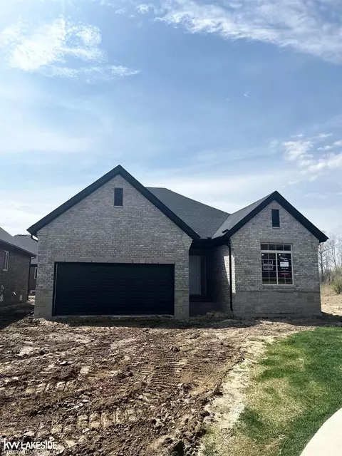 15315 Eton Pointe Dr #11, Clinton Township, MI 48035