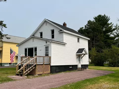 627 N 3rd, L'anse, MI 49946