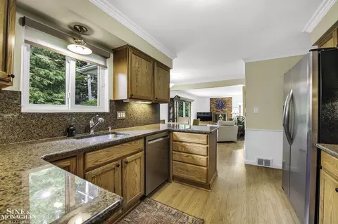 489 Saddle, Grosse Pointe Woods, MI 48236 photo 8
