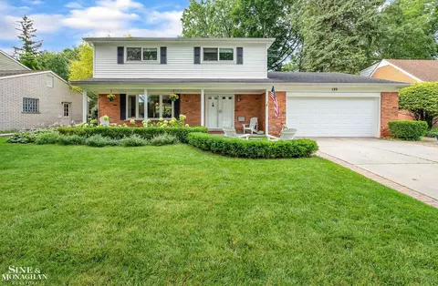 489 Saddle, Grosse Pointe Woods, MI 48236