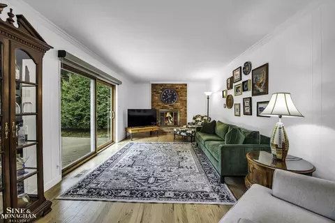 489 Saddle, Grosse Pointe Woods, MI 48236 photo 12