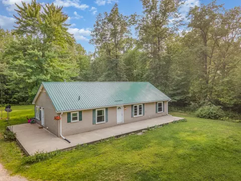 15639 Ithaca, Saint Charles, MI 48655
