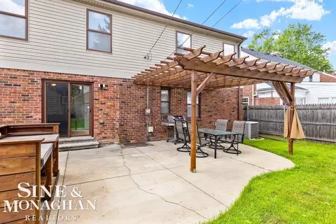 406 Lothrop, Grosse Pointe Farms, MI 48236 photo 32