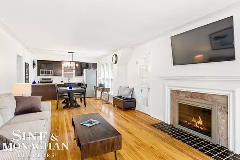 406 Lothrop, Grosse Pointe Farms, MI 48236 photo 5
