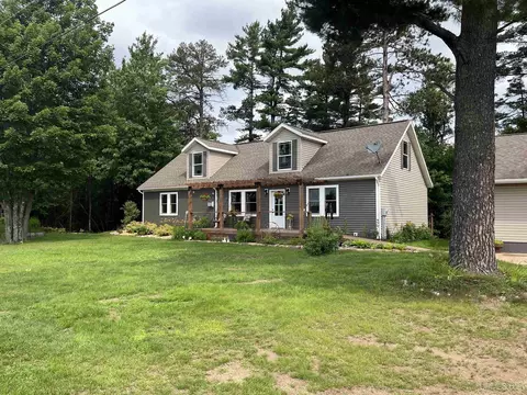 197 Airport Cir, Negaunee, MI 49866