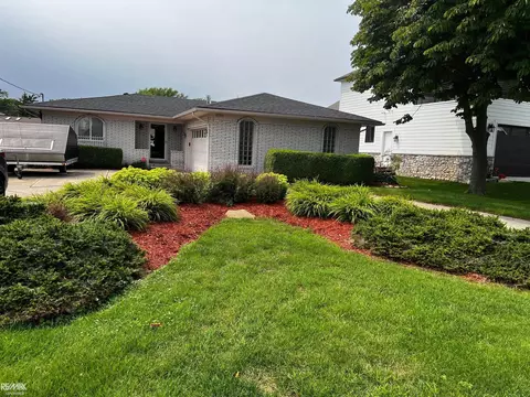 39303 Lakeshore, Harrison Township, MI 48045