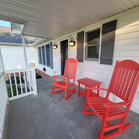 5886 Hunters Crk, Imlay City, MI 48444