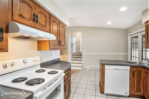 8063 Castleward, Davison, MI 48423 photo 7