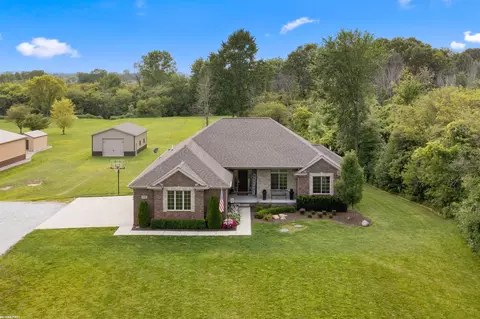 4940 Glover, Almont, MI 48003