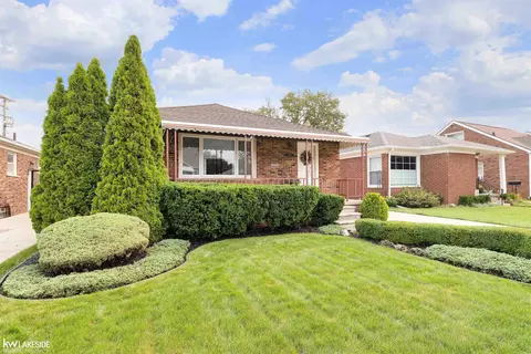 7241 Helen, Center Line, MI 48015
