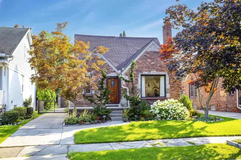 411 Manor, Grosse Pointe Farms, MI 48236 photo 3
