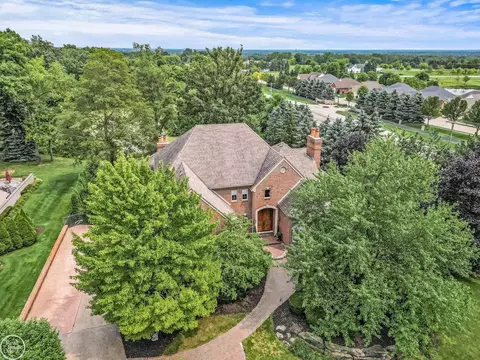 63020 Indian Hills Unit UNIT 9, Washington Township, MI 48095