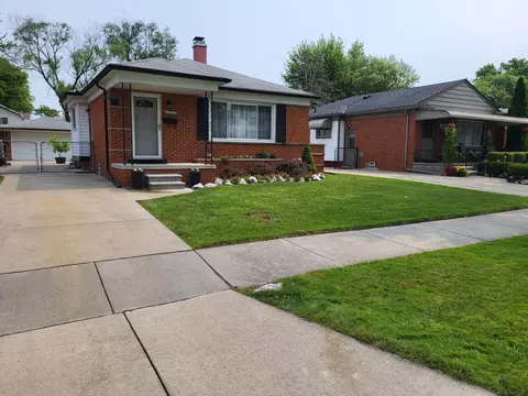 23049 Recreation, Saint Clair Shores, MI 48082
