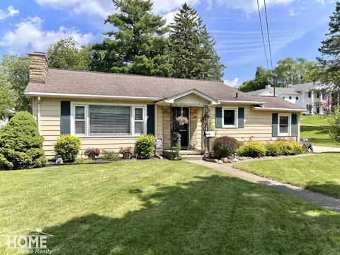 1040 Summit, Owosso, MI 48867