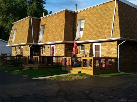 3510 S Holland, Port Huron, MI 48060