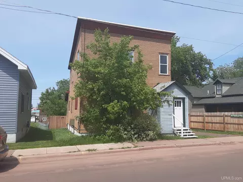 108 E Longyear, Bessemer, MI 49911