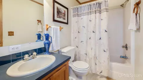 114 Kenneally, Gladstone, MI 49837 photo 20