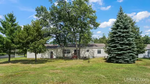 114 Kenneally, Gladstone, MI 49837 photo 23