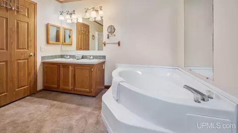 114 Kenneally, Gladstone, MI 49837 photo 17