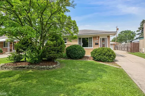 31107 Gardendale, Warren, MI 48088