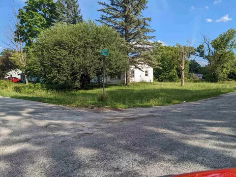 2100 Montana, Saginaw, MI 48601