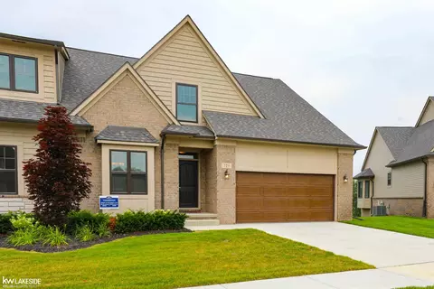 725 Brookstone, Oxford, MI 48371